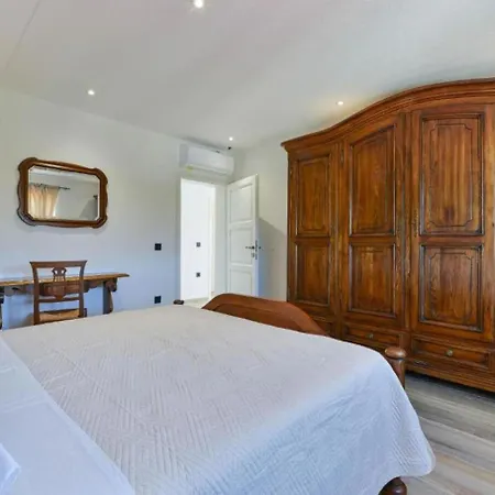 House Kate Donji Lepuri