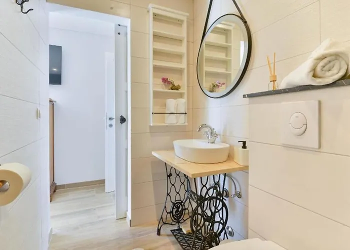 House Kate Donji Lepuri