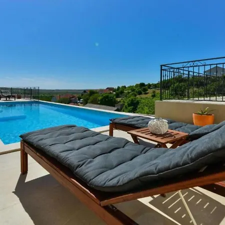 House Kate Ferienhaus Donji Lepuri